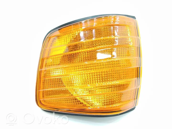 Mercedes-Benz 380 560SEC C126 Frontblinker 0008209221