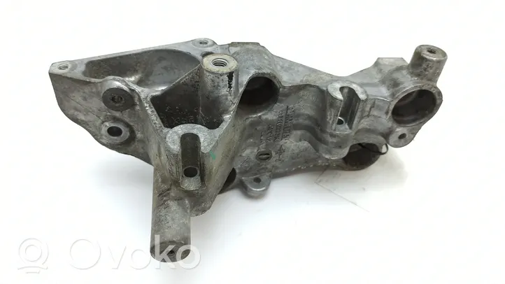 Renault Master III Generator/alternator bracket 117102273R