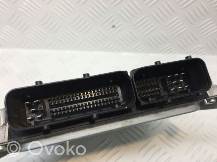 Nissan X-Trail T30 Komputer / Sterownik ECU silnika 23710ES67C