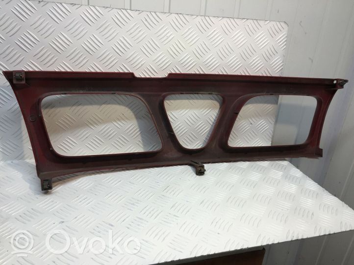 Nissan Terrano Grille de calandre avant 623107F