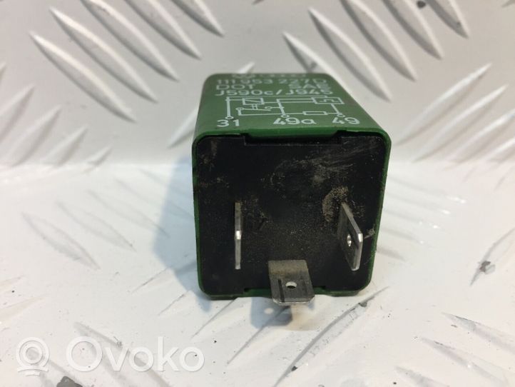 Audi 80 90 S2 B4 Relé de la luz de advertencia 111953227D