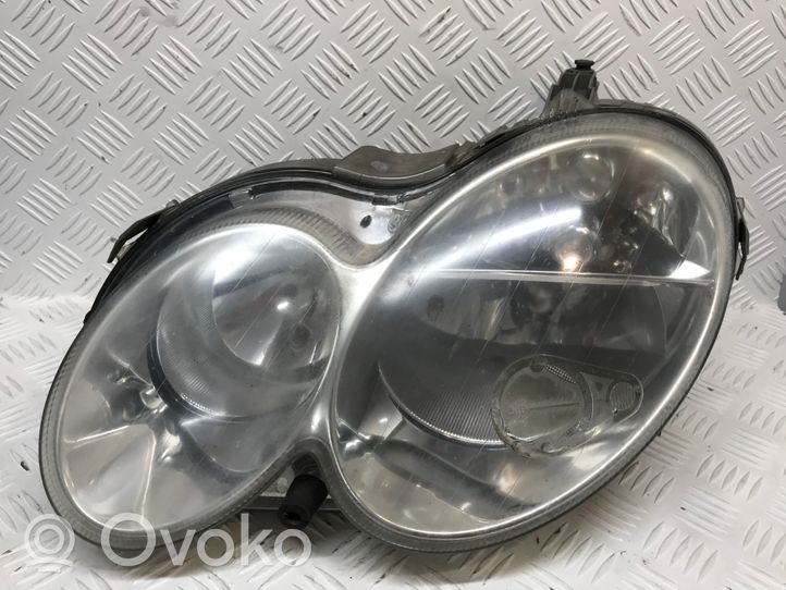 Mercedes-Benz CLK A209 C209 Phare frontale 15274100