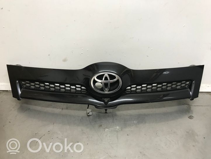 Toyota Corolla Verso E121 Griglia anteriore 531170F010