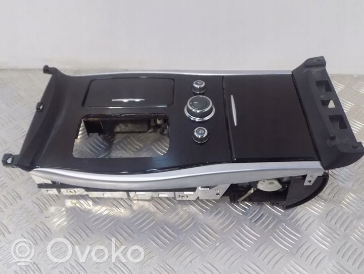 Infiniti Q70 Y51 Consolle centrale del vano portaoggetti P10552B34000