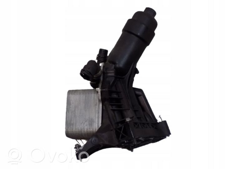 BMW 3 F30 F35 F31 Supporto di montaggio del filtro dell’olio 8585625