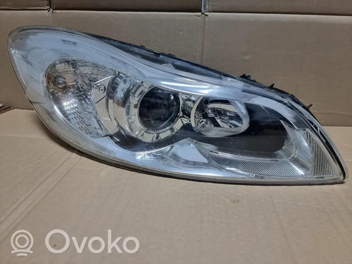 Volvo C30 Lampa przednia 