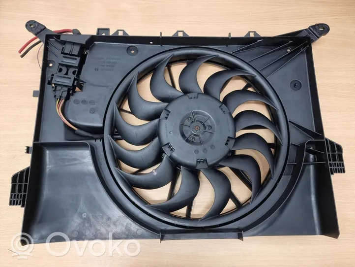 Volvo XC70 Radiator cooling fan shroud 30749760