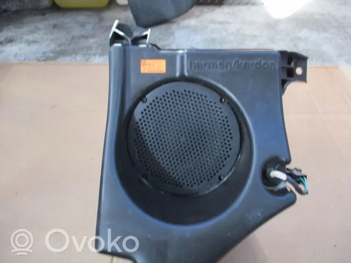 Mercedes-Benz ML W164 Subwoofer-bassokaiutin A1648203302