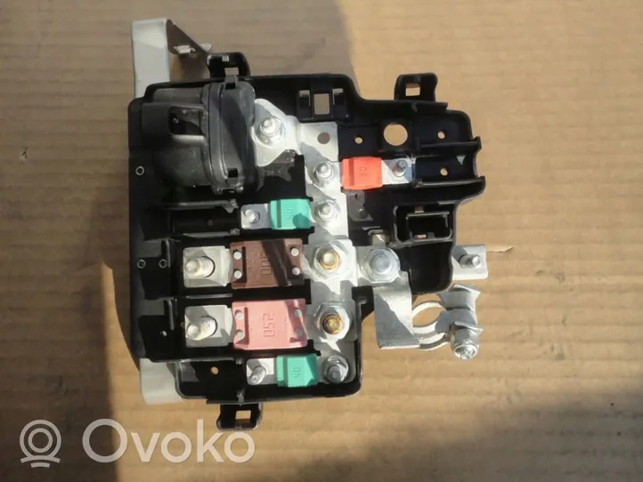 Mercedes-Benz Citan W415 Module de fusibles 241363873