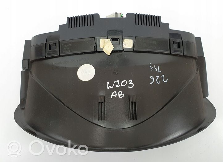 Mercedes-Benz C AMG W203 Speedometer (instrument cluster) A2035409411