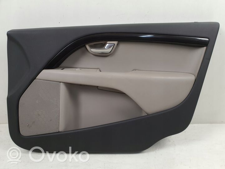 Volvo V70 Etuoven verhoilu 