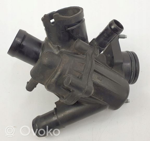 Mercedes-Benz A W176 Boîtier de thermostat / thermostat 