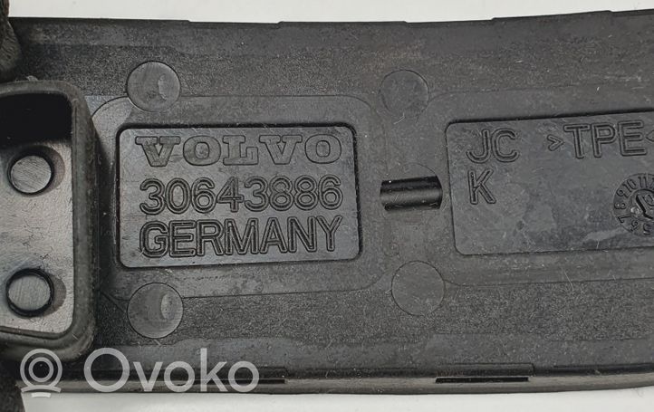 Volvo V70 Боковая отделка (передняя) 30643886