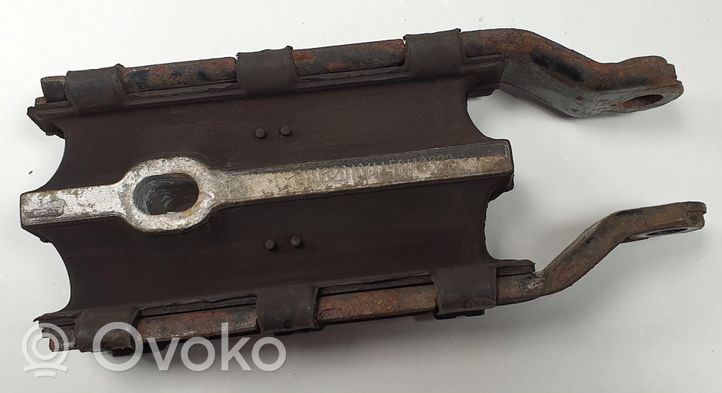 Volvo S60 Gearbox mounting bracket 8G9N-6P082-BA