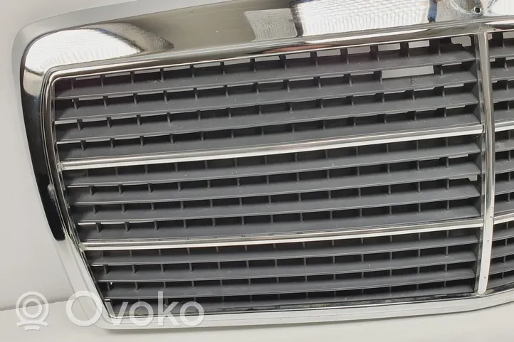 Mercedes-Benz 190 W201 Front grill 