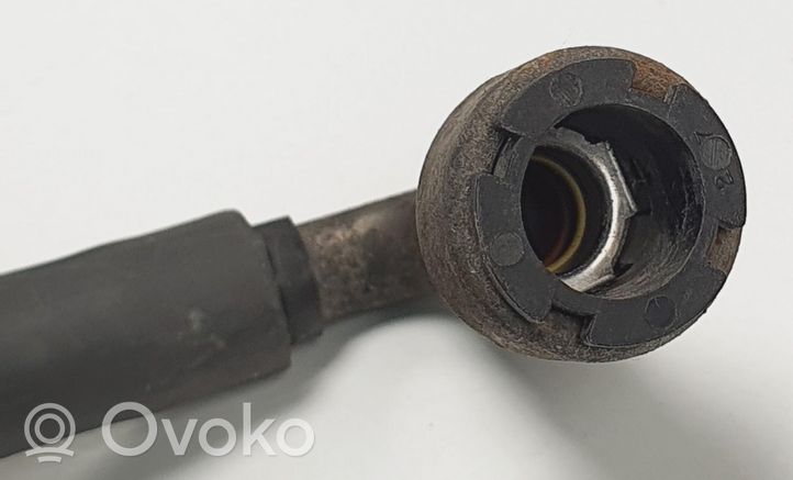 Volvo S40, V40 Fuel line pipe 