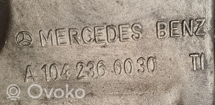 Mercedes-Benz E W124 Oro kondicionieriaus kompresoriaus kronšteinas A1042360030