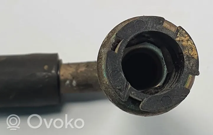 Volvo S40, V40 Fuel line pipe 