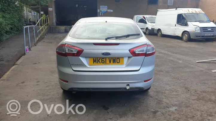 Ford Mondeo MK IV Listwa oświetlenie tylnej tablicy rejestracyjnej 11387000