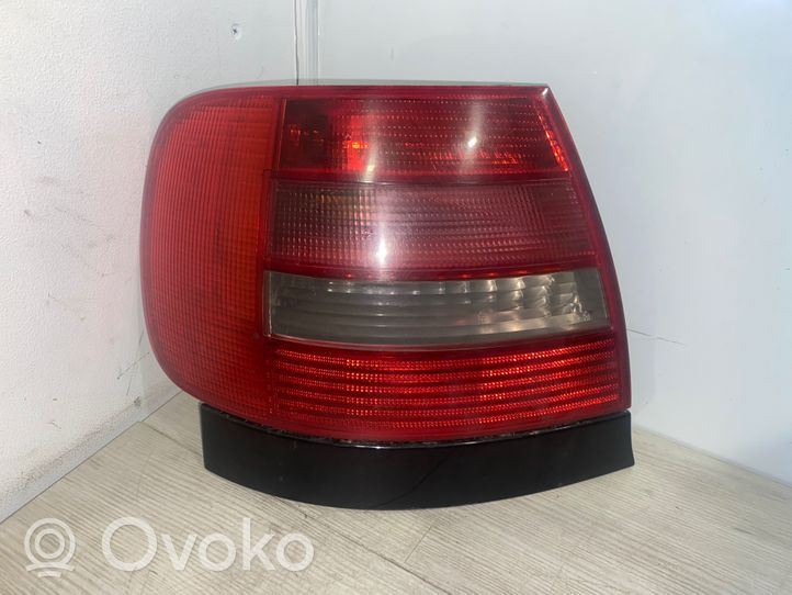 Audi A4 S4 B6 8E 8H Galinis žibintas kėbule 8009450958