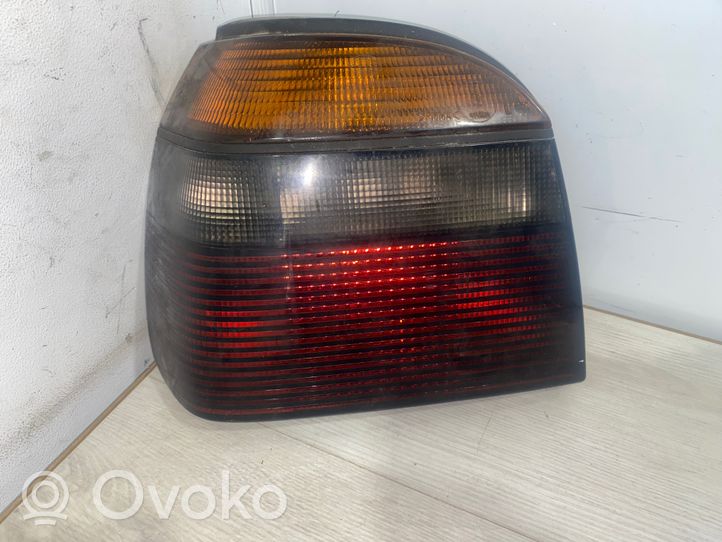 Volkswagen Golf III Luci posteriori 945111b