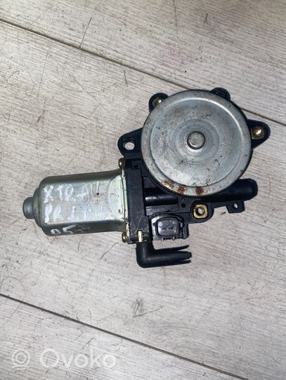 Nissan X-Trail T30 Moteur de lève-vitre de porte avant 8073089913