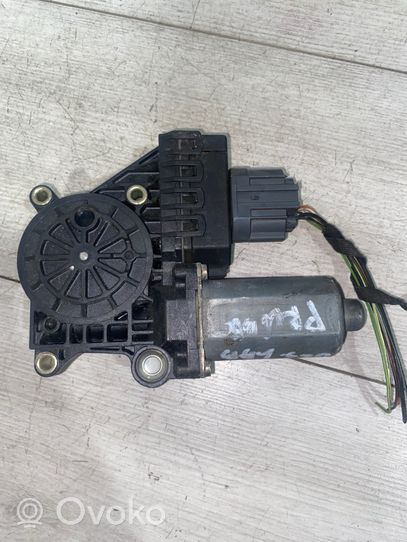 Ford Mondeo Mk III Motorino alzacristalli della portiera anteriore 0130821771