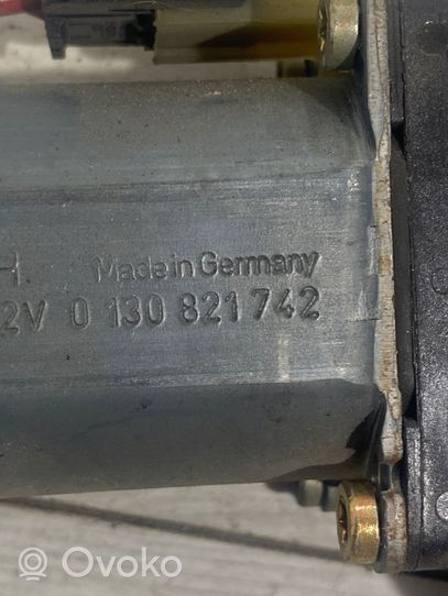 Volvo V70 Varikliukas priekinio langų pakėlėjo 0130821742