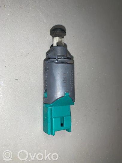 253250007R Renault Megane III Brake pedal sensor switch, 5.00 € | RRR
