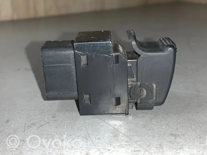 KIA Sorento Quarter vent window switch 478516B000