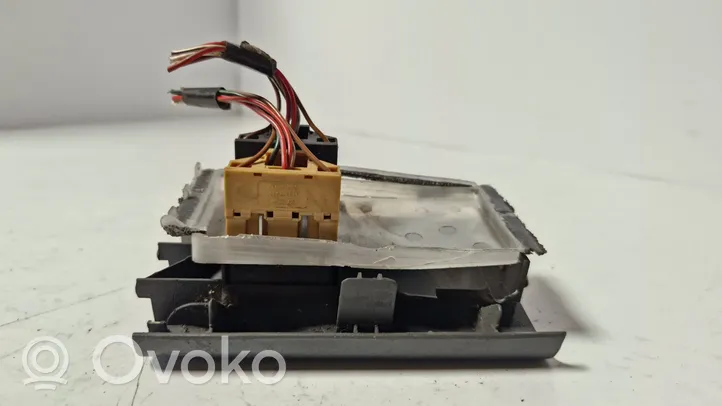 Audi A4 S4 B5 8D Interruptor del elevalunas eléctrico 801959515