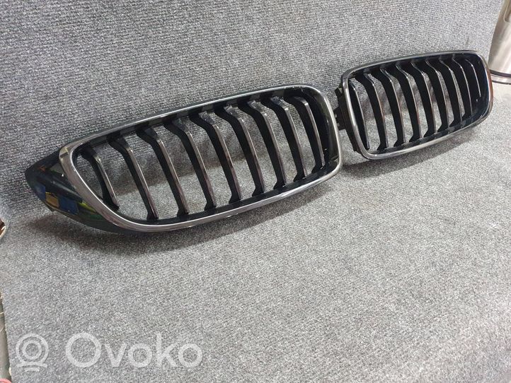 BMW 4 F32 F33 Maskownica / Grill / Atrapa górna chłodnicy 7294814