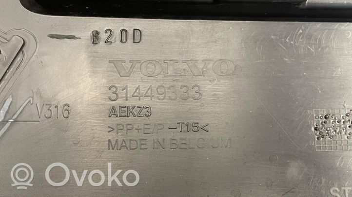 Volvo XC40 Takapuskurin koristemuotolista 