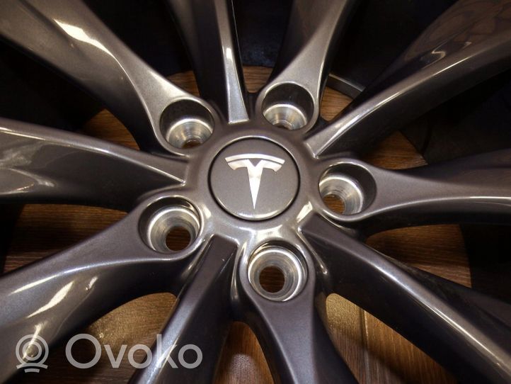 Tesla Model S R15 alloy rim 