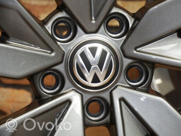 Volkswagen Golf VIII Cerchione in lega R16 