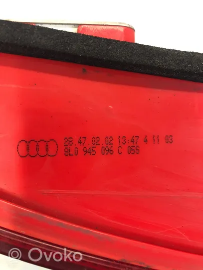 Audi A3 S3 8L Galinis žibintas kėbule 8L0945096C