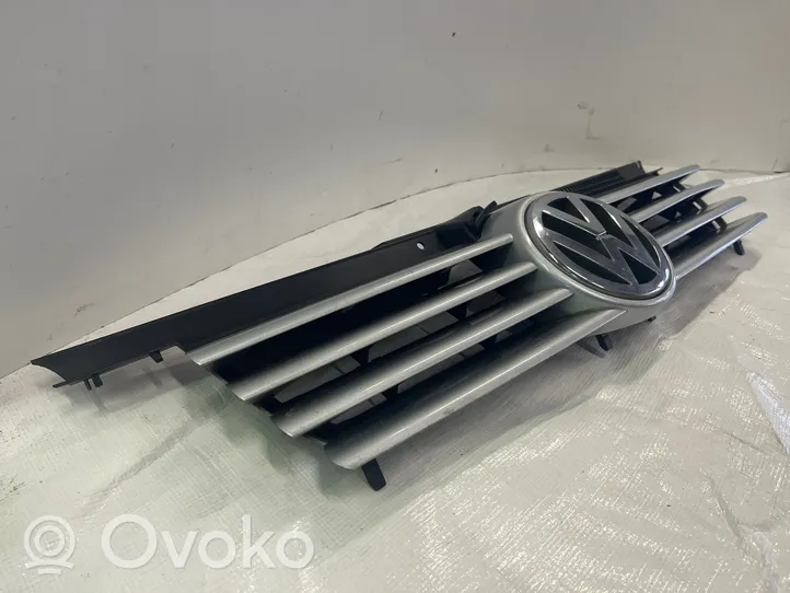 Volkswagen Bora Grotelės priekinės 1J5853655C