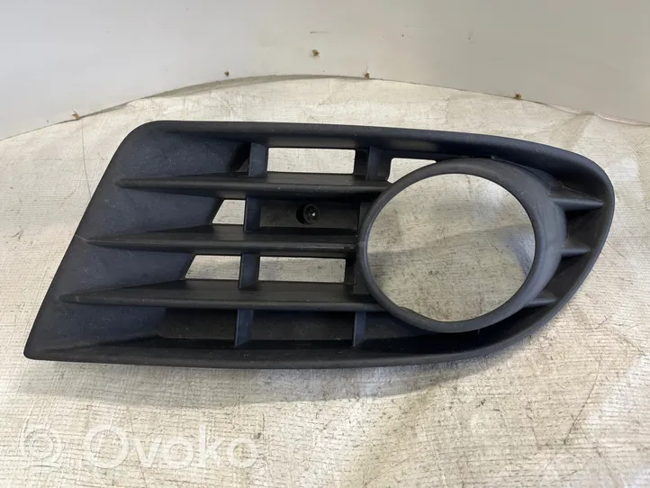 Volkswagen Golf Plus Front fog light trim/grill 5M0853666B