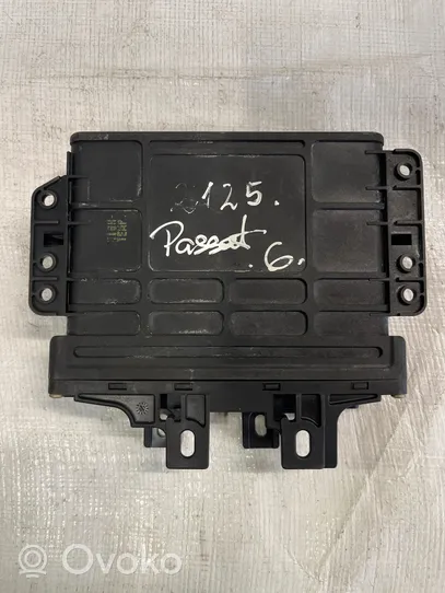 Volkswagen PASSAT B5.5 Module de contrôle de boîte de vitesses ECU 01N927733FC