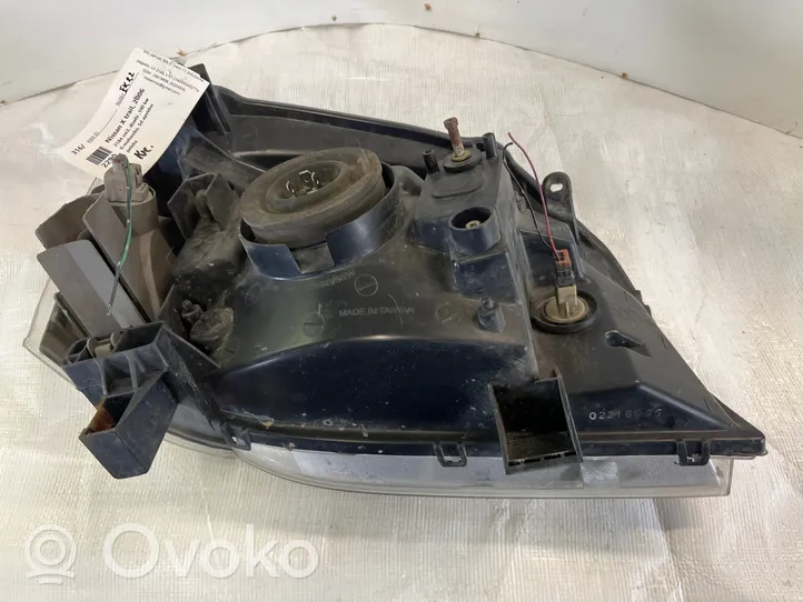 Nissan X-Trail T30 Phare frontale 0821511A4L