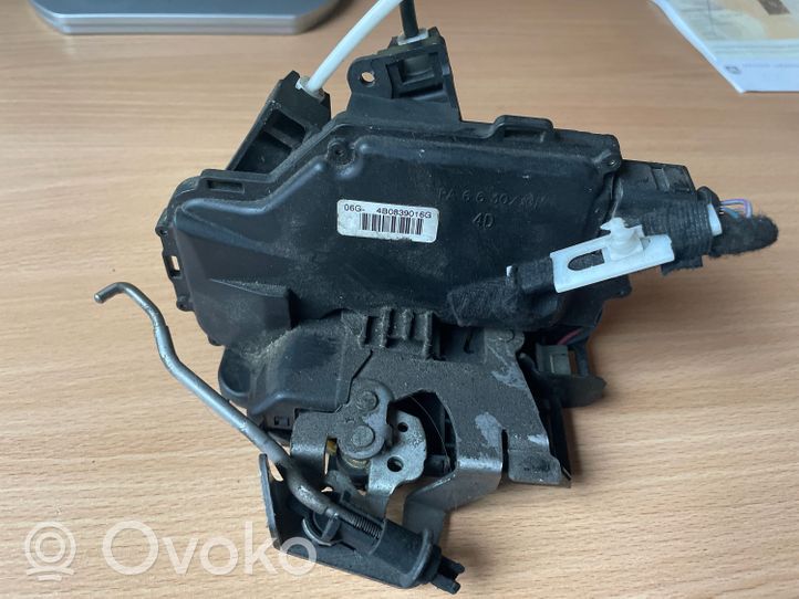 Audi A6 S6 C5 4B Zamek drzwi tylnych 4B0839016G