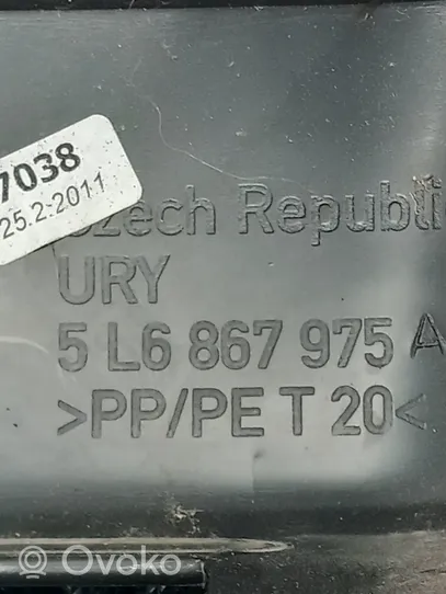 Skoda Yeti (5L) Poszycie / Tapicerka tylnej klapy bagażnika 5L6867975A