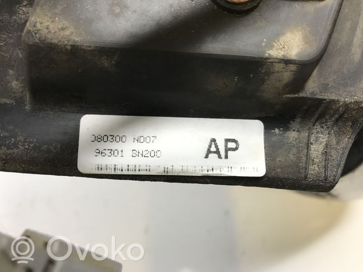 Nissan Almera N16 Etuoven sähköinen sivupeili R33