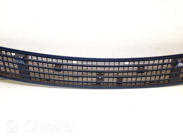 Mercedes-Benz C W203 Griglia vano motore/cofano 2038800205