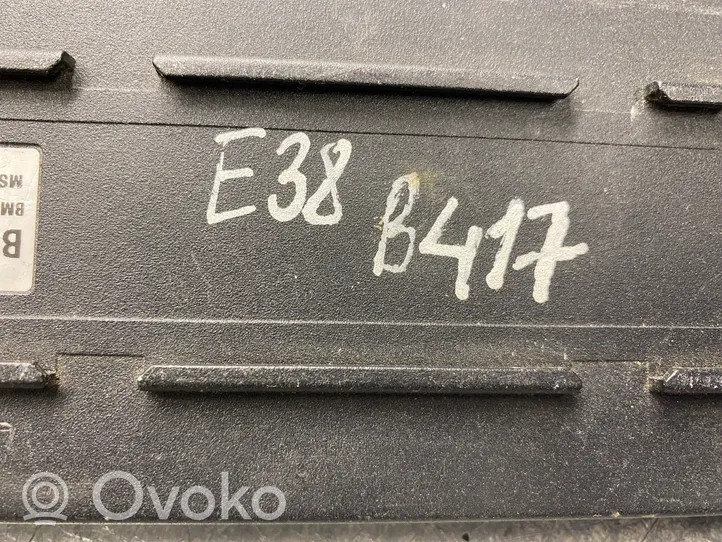 BMW 7 E38 GPS-pystyantenni 8384149