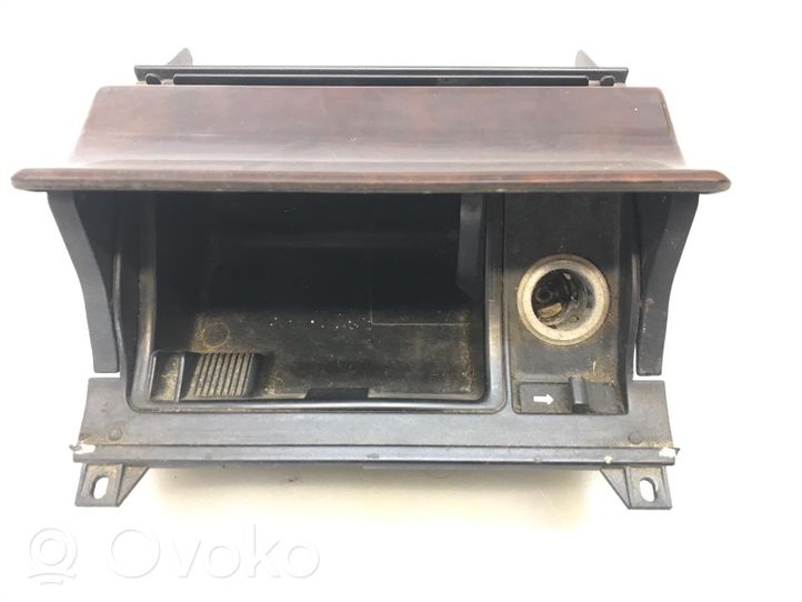 Mercedes-Benz E W210 Console centrale contour garniture cendrier 