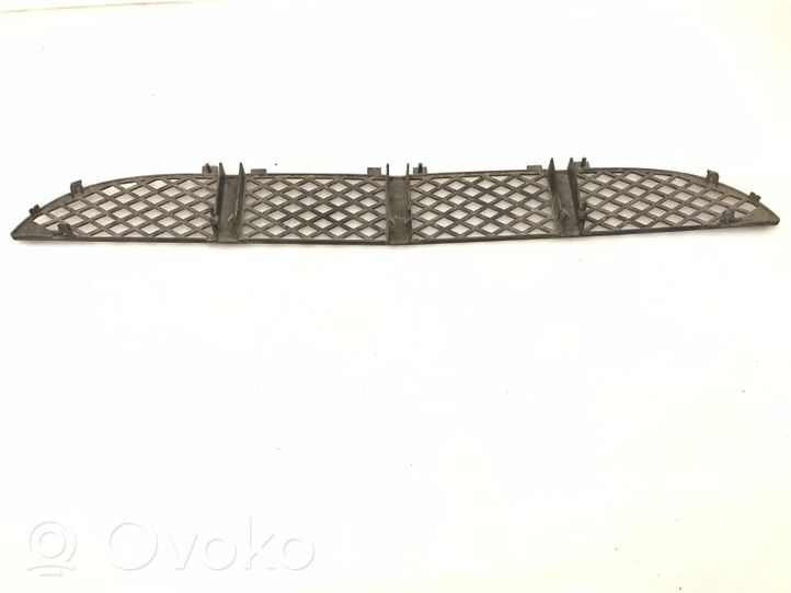 Mercedes-Benz E W210 Grille inférieure de pare-chocs avant 2108850053