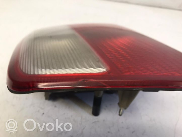 Opel Omega B2 Lampy tylnej klapy bagażnika 62257