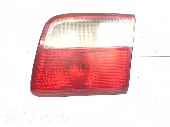 Opel Omega B2 Lampy tylnej klapy bagażnika 62257