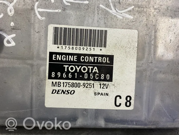 Toyota Avensis T250 Moottorinohjausyksikön sarja ja lukkosarja 8966105C80